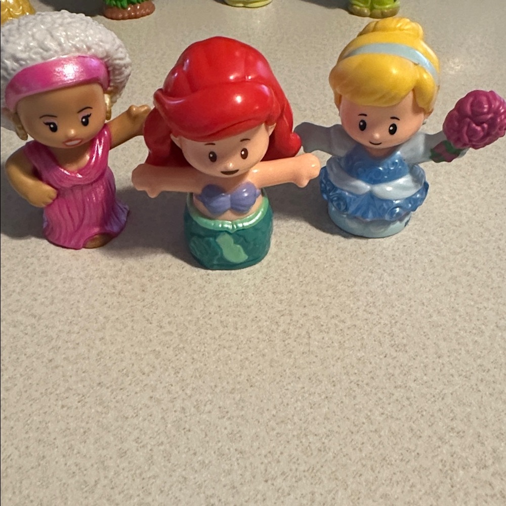 10 vintage Fisher Price little people mixed lot full of play time (set 1) - Picture 4 of 6